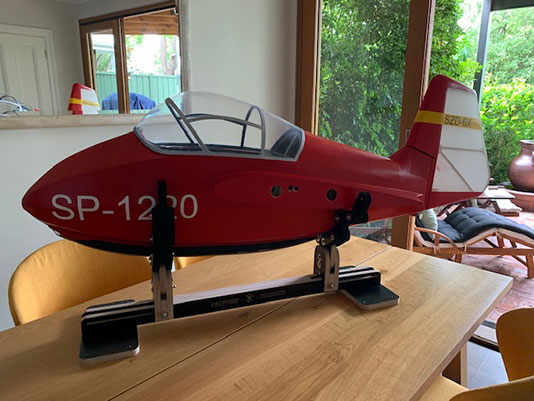 RC model aeroplane stand and support